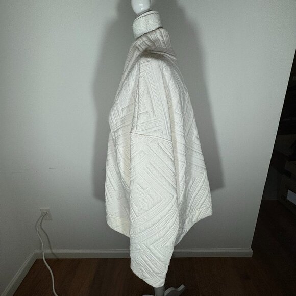 Liz Claiborne White V-Neck Pullover – Size XXL - Picture 5 of 7